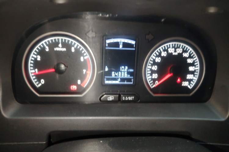 Used FORTHING Joyear X5 2013 1.6L Manual Luxury Model China IV Standard Odometer Close Up