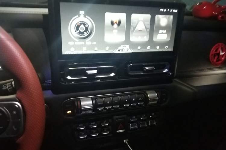 Used 212 T01 2025 2.0T Changfeng