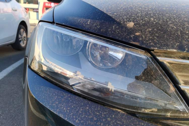 Used Volkswagen Sagitar 2017 1.6L Automatic Comfort Model Right Front Headlight