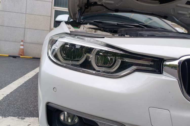 Used BMW 3 Series 2016 320Li Ambition Model
