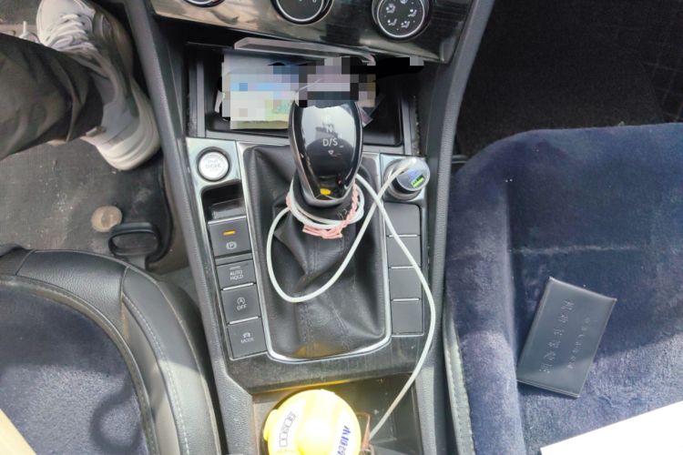 Used Volkswagen Sagitar 2020 200TSI DSG Comfort Version China VI Standard Gear Lever