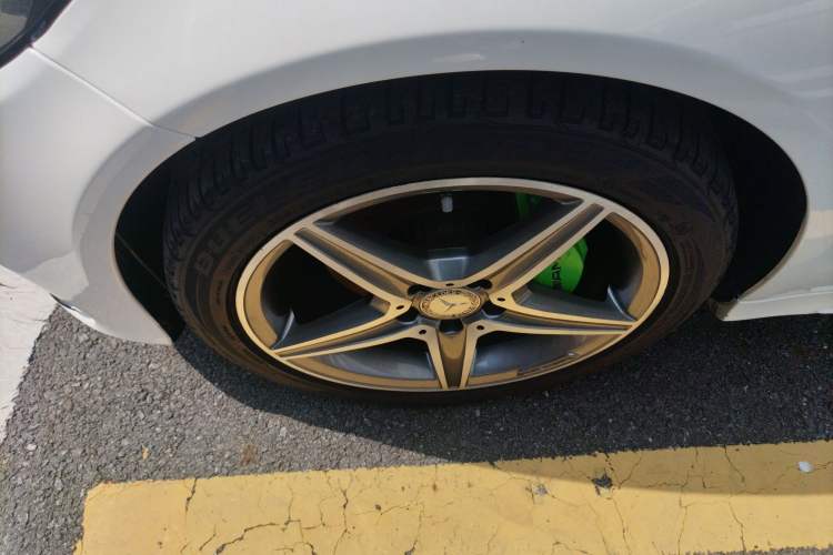 Used Mercedes-Benz C-Class 2015 C 200 station wagon Exterior 4