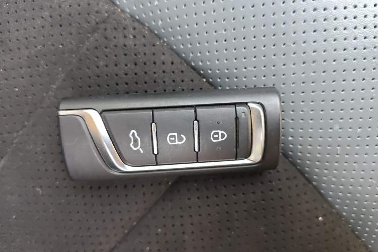 Used GAC Trumpchi GS4 2018 235T Automatic Two-Wheel Drive Luxury Smart Connectivity Millionth Anniversary Edition
