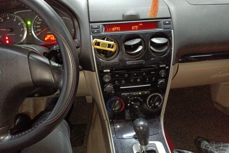 Used Mazda 6 2007 2.0L Automatic Luxury Version Audio And AC Panel