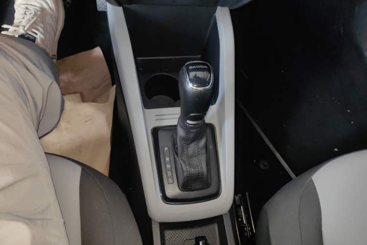 Used Skoda Fabia 2017 1.4L Automatic Car Enjoy Edition
