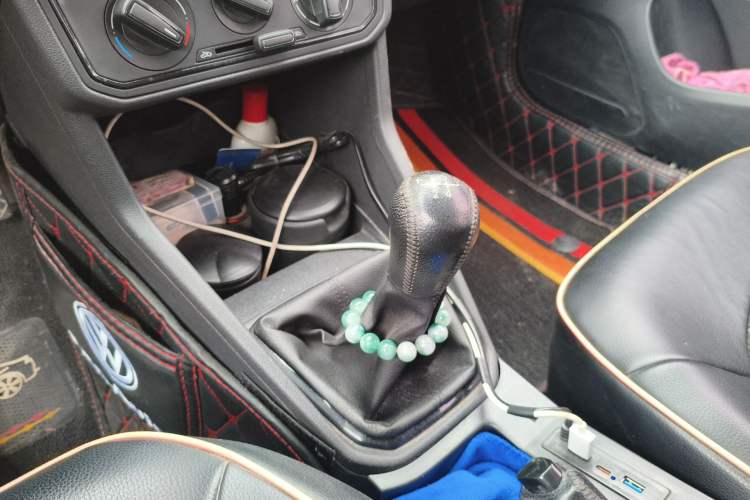 Used Volkswagen Jetta 2019 Dream Edition 1.5L Manual Fashion Version Gear Lever