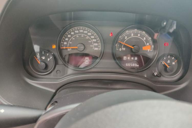 Used Jeep Compass 2015 2.0L two-wheel drive sport version
