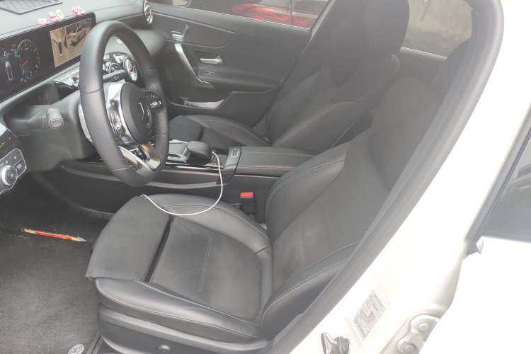 Used Mercedes-Benz A-Class 2022 Revised Version A 200 L Sport Sedan Fashionable Style