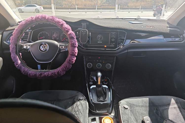 Used Volkswagen T-ROC 2018 280TSI DSG Two-Wheel-Drive Luxury Version China V Emission Standard
