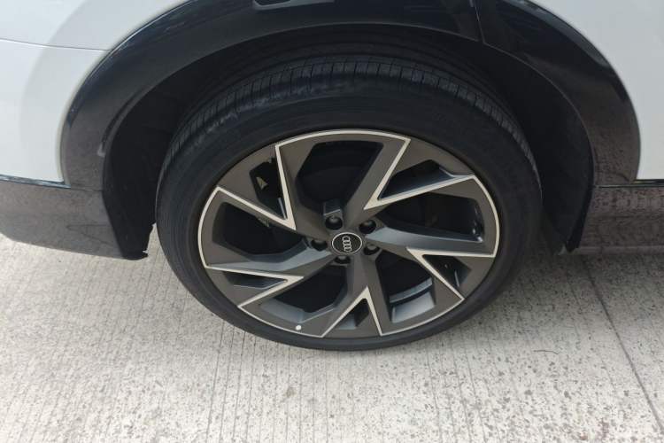 Used Audi Q5 e-tron 2023 40 e-tron Starry Edition White Mage Version