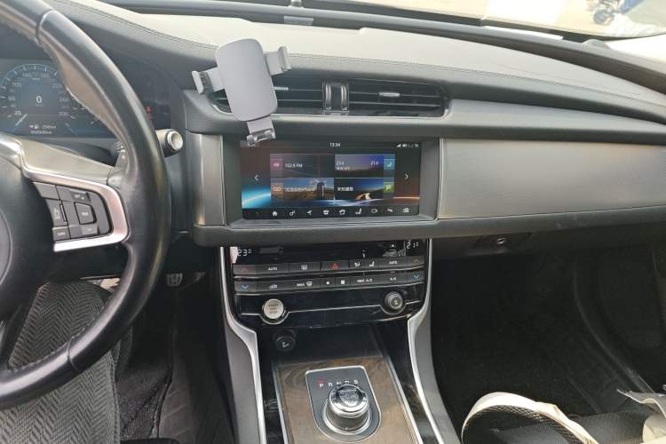 Used Jaguar XFL 2018 XFL 2.0T 250 PS Luxury Edition