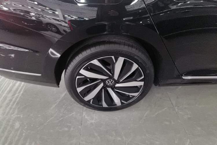 Used Volkswagen Passat 2023 330TSI Luxury Edition
