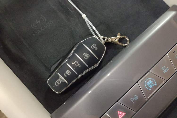 Used BYD Xia 2025 DM-i 1.5T 180km Beyond Edition
