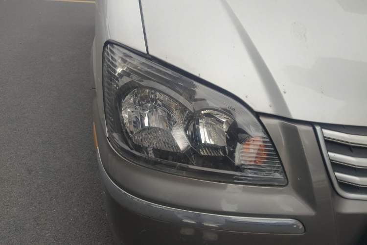 Used FORTHING Lingzhi 2016 M3L 1.6L 7-Seater Comfort Model Right Front Headlight