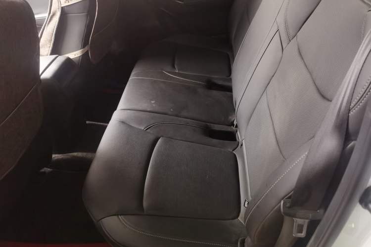 Used Isuzu D-MAX 2023 2.5T Manual 4x4 Diesel Flagship Long Wheelbase Left Rear Seat