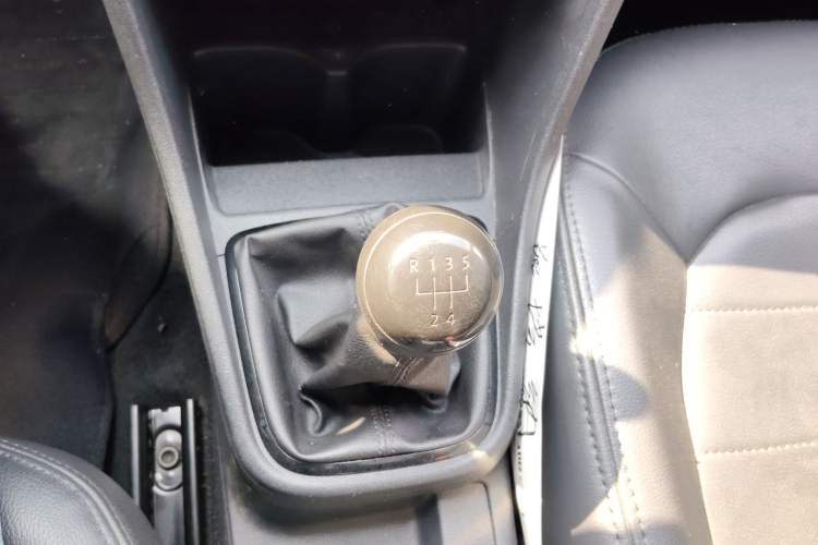 Used Volkswagen Santana 2015 1.4L Manual Fashion Edition
