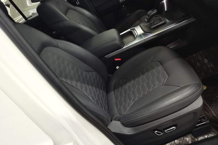 Used 212 T01 2024 2.0T Mechanic