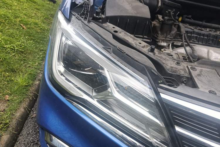 Used Roewe i5 2019 1.5L Automatic 4G Connected Langyue Edition Right Front Headlight