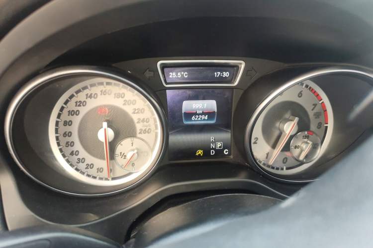 Used Mercedes-Benz CLA 2015 CLA 200 Odometer Close Up
