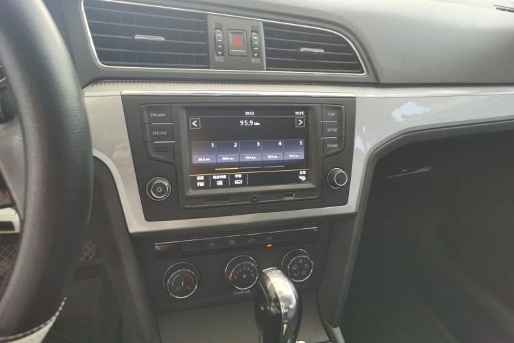 Used Volkswagen Lamando 2017 230TSI DSG Fashion Edition
