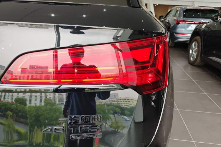 Used Audi Q5L 2024 45 TFSI Luxury Dynamic Model Right Rear Taillight