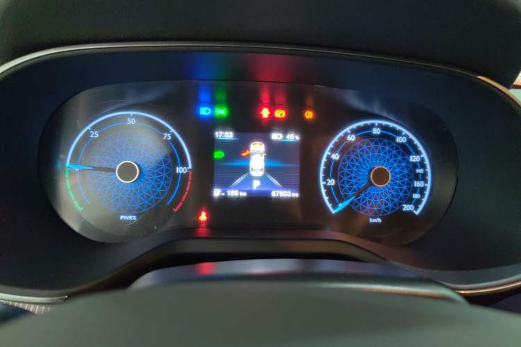 Used Hongqi E-QM5 2022 431 km Charge & Enjoy Edition