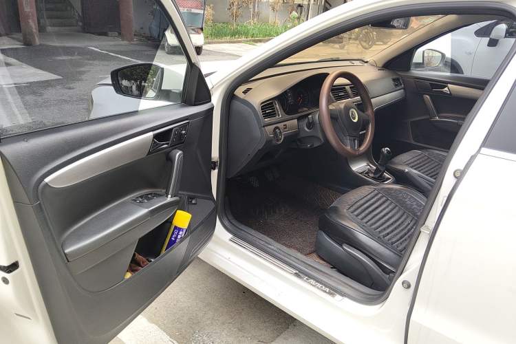 Used Volkswagen Lavida 2013 Restyled Classic 1.6L Manual Comfort Edition Driver Seat