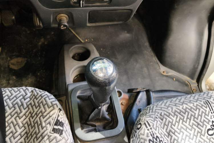 Used Dongfeng Xiaokang K07S 2016 1.2L Practical Version DK12-10 Gear Lever