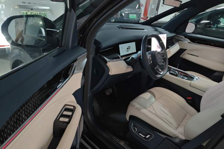 Used Zeekr 009 2024 Six-Seat Executive Version 4WD 108 kWh Driver Seat