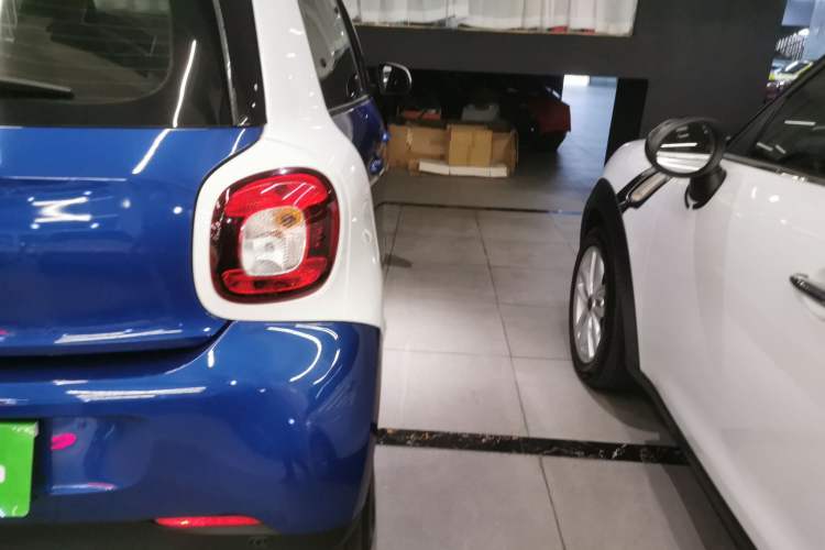 Used smart forfour 2018 1.0L 52kW Passion Edition