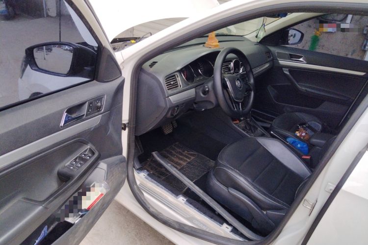 Used Volkswagen Gran Lavida 2015 1.6L Automatic Comfort Edition
