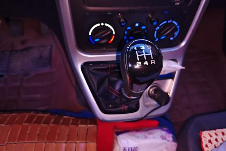 Used CHANGAN KAICHENG Ruixing M70 2018 1.5L Comfort Model Flat-Top Hatchback DAM15DL
