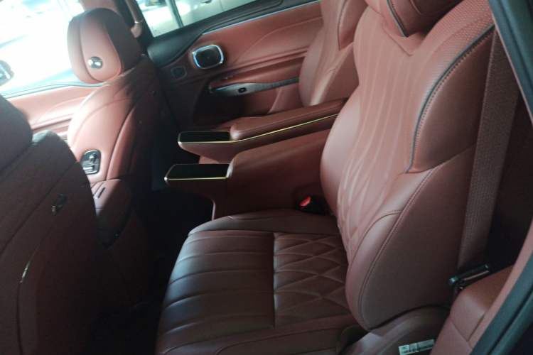 Used Hyptec HL 2025 700 Ultra Six-Seater All-Wheel-Drive LiDAR Version Left Rear Seat