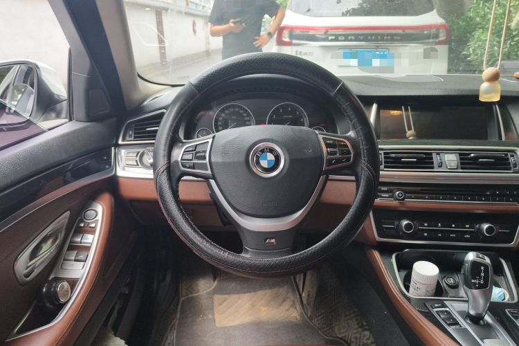 Used BMW 5 Series 2014 520Li Elegant Model
