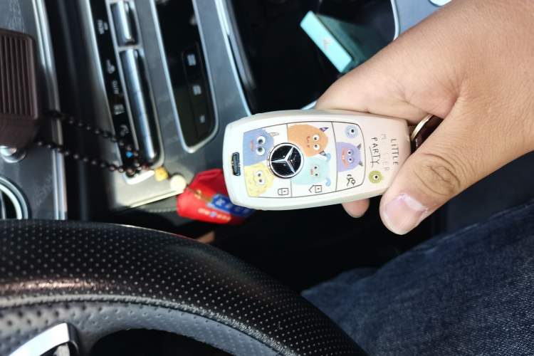 Used Mercedes-Benz E-Class New Energy 2023 E 350 e L Plug-in Hybrid Sports Sedan Vehicle Key