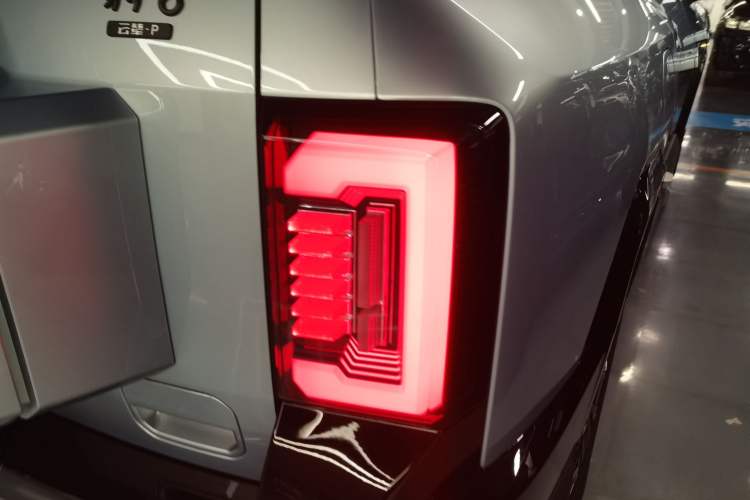 Used Formula Leopard 8 2025 Smart & Brave Flagship Edition 6 Seats