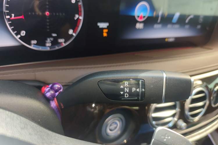 Used Mercedes-Benz S-Class 2019 S 350 L Executive Edition Gear Lever