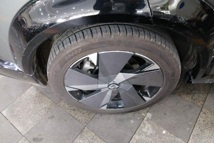 Used Nissan ARIYA 2022 Four-Wheel-Drive High-Performance Top-Tier Model Right Rear Wheel Hub