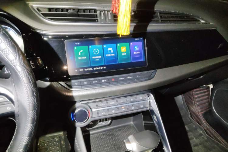 Used Dongfeng Aeolus AX7 2019 1.6T Automatic AI Navigation Model China V Standard Audio And AC Panel