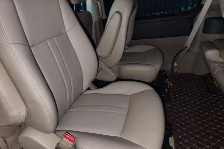 Used Buick GL8 2013 2.4L Executive Edition
