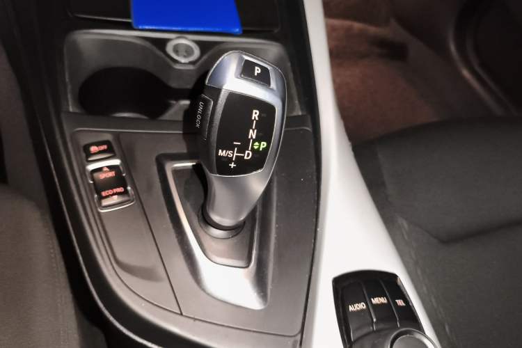 Used BMW 1 Series 2013 Facelifted 118i Leading Edition Gear Lever