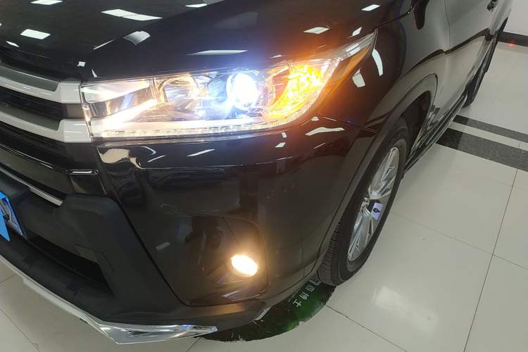 Used Toyota Highlander 2018 2.0T Four-Wheel Drive Elite Edition 7 Seats China VI Standard