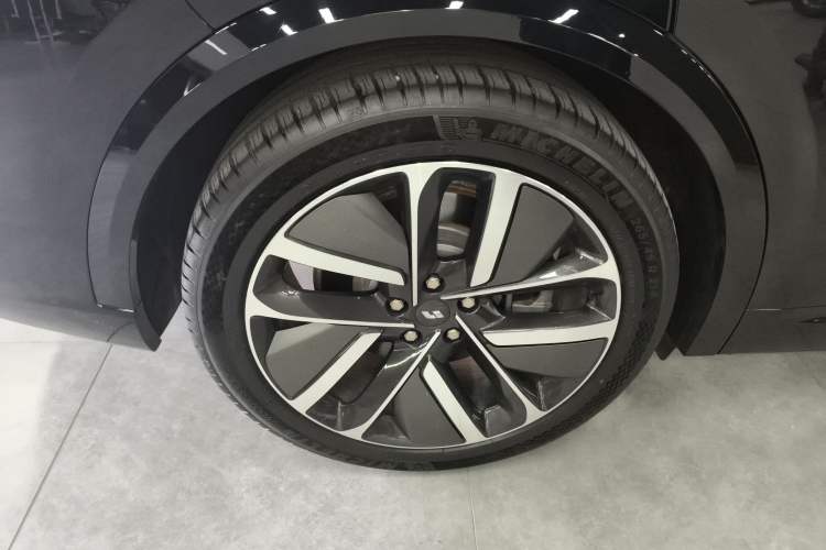 Used Li Auto L9 2022 Max model Right Rear Wheel Hub