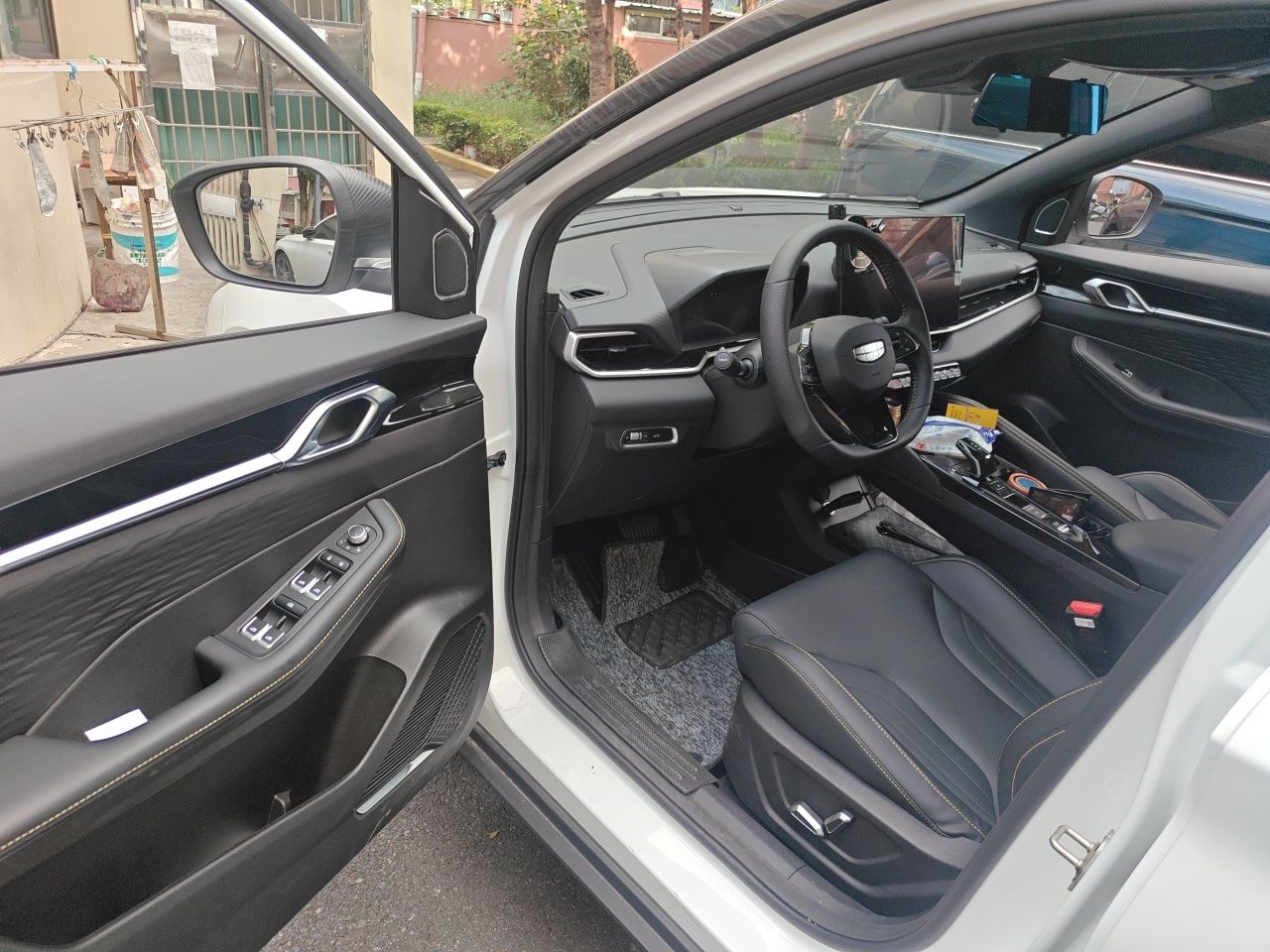 Geely Auto Coolray 2025 Model Bin Yue L 1.5TD DCT Battle — снимка 16