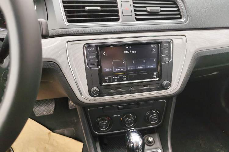 Used Volkswagen Gran Lavida 2017 230TSI DSG Comfort Edition Audio And AC Panel