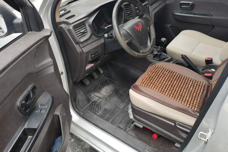 Used Wuling Hongguang V 2022 1.5L Jingqu Edition Electric-Assist LAR
