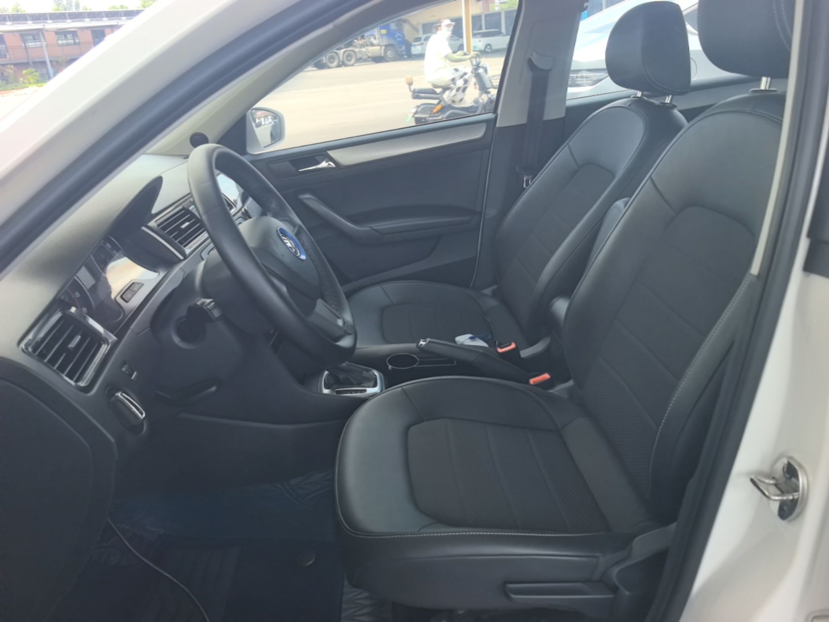 Vordere Reihe im Auto