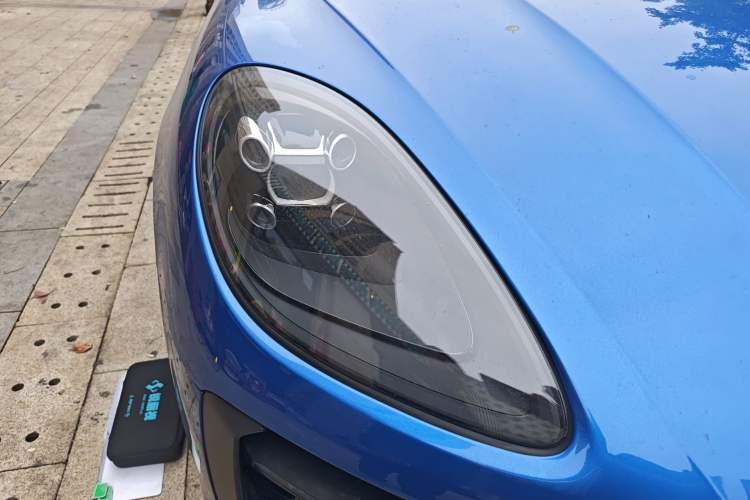 Used Porsche Macan 2018 Macan 2.0T Right Front Headlight