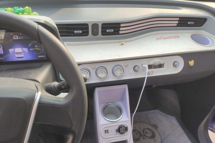 Used Wuling Hongguang MINIEV 2022 Macaron-Color Edition Lithium Iron Phosphate Audio And AC Panel