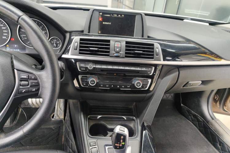 Used BMW 3 Series 2017 320Li Fashion Model
